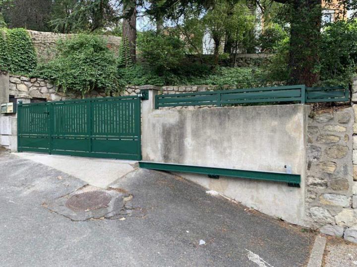 Pose de portails Saint-Étienne