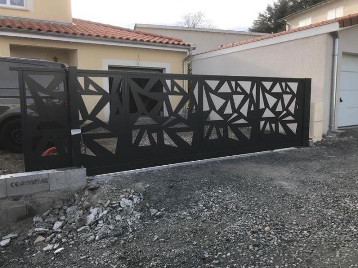 Spécialiste en pose de portails Saint-Étienne